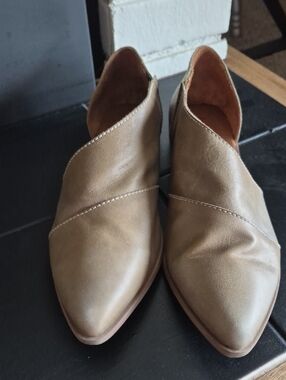 Bueno Taupe Pointed-Toe Leather Slip-Ons, Size 41, Never Worn